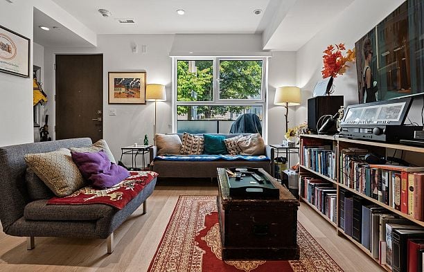 156 W Woodstock Avenue Cambie