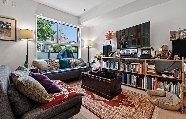 156 W Woodstock Avenue Cambie
