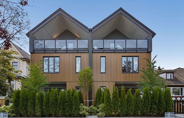 2 3058 W 34th Avenue MacKenzie Heights