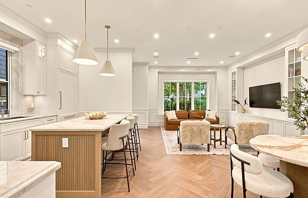 1 127 W 17th Avenue Cambie