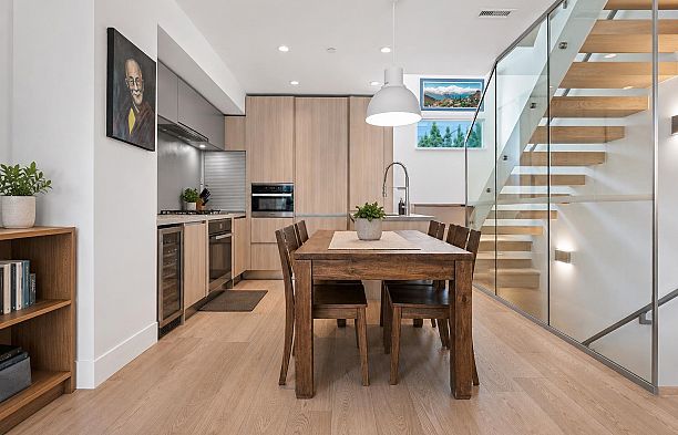156 W Woodstock Avenue Cambie