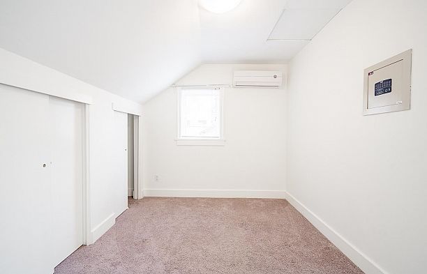 242 W 21st Avenue Cambie