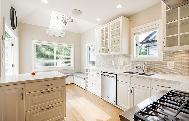 242 W 21st Avenue Cambie