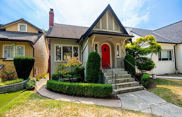 242 W 21st Avenue Cambie