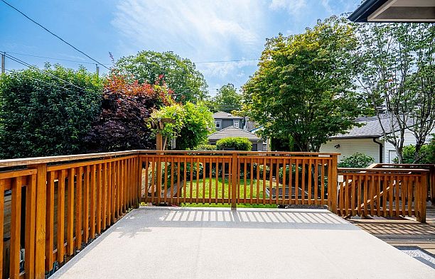242 W 21st Avenue Cambie