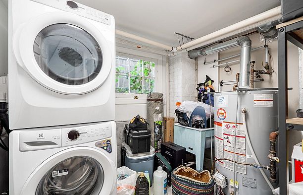 242 W 21st Avenue Cambie