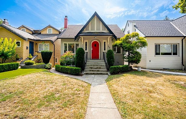 242 W 21st Avenue Cambie