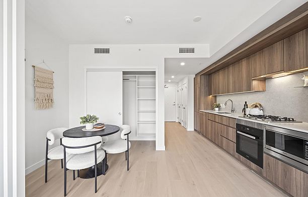 307 5212 Cambie Street Cambie
