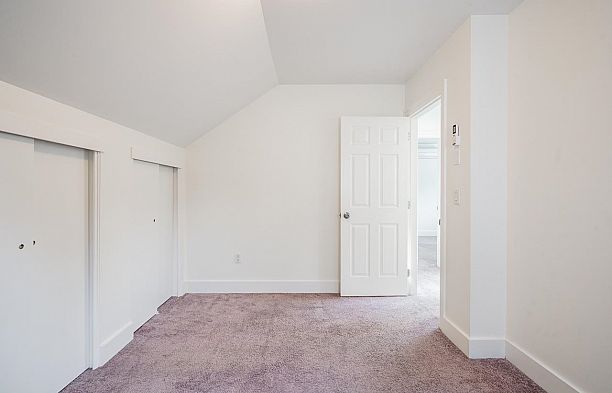 242 W 21st Avenue Cambie
