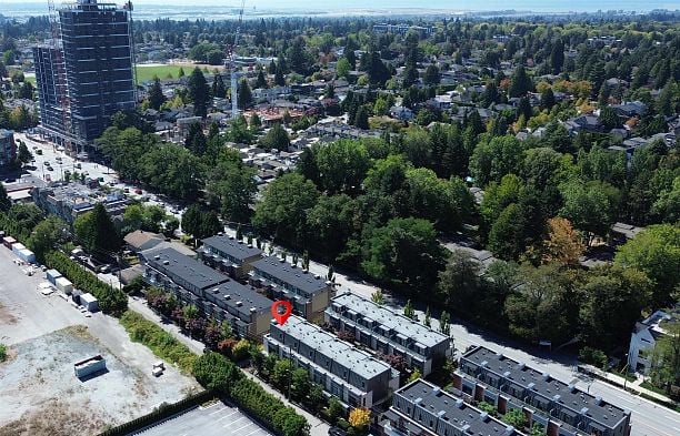 5490 Oak Street Cambie