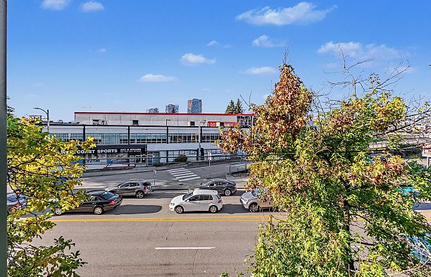 207 1680 W 4th Avenue False Creek