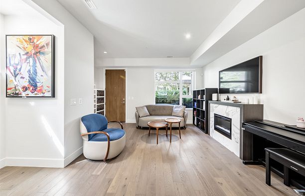 5490 Oak Street Cambie