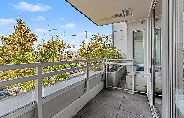 207 1680 W 4th Avenue False Creek