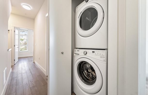 5490 Oak Street Cambie