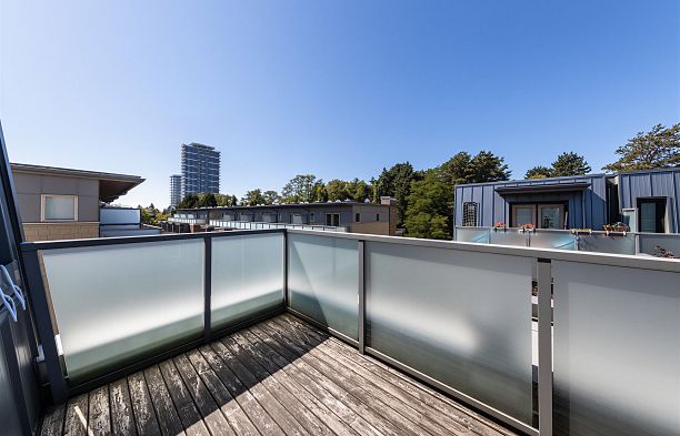 5490 Oak Street Cambie
