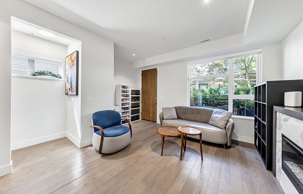 5490 Oak Street Cambie