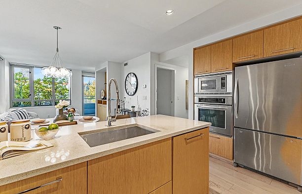 207 1680 W 4th Avenue False Creek