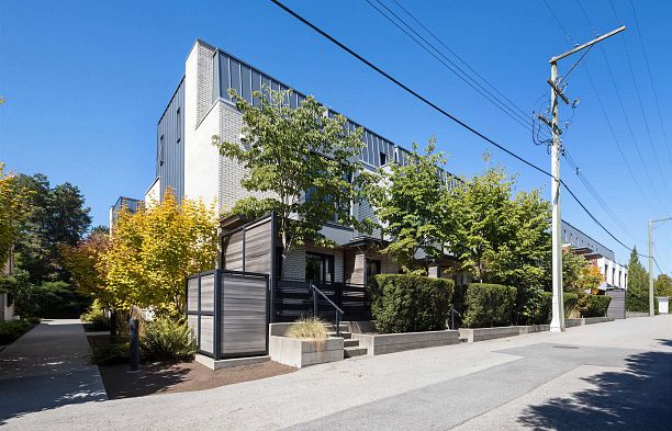5490 Oak Street Cambie