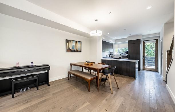 5490 Oak Street Cambie