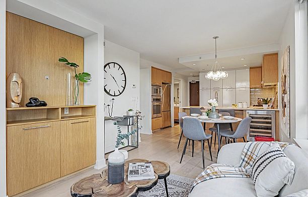 207 1680 W 4th Avenue False Creek