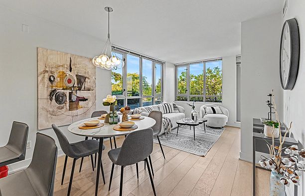 207 1680 W 4th Avenue False Creek
