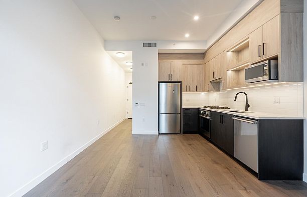 105 6859 Cambie Street South Cambie