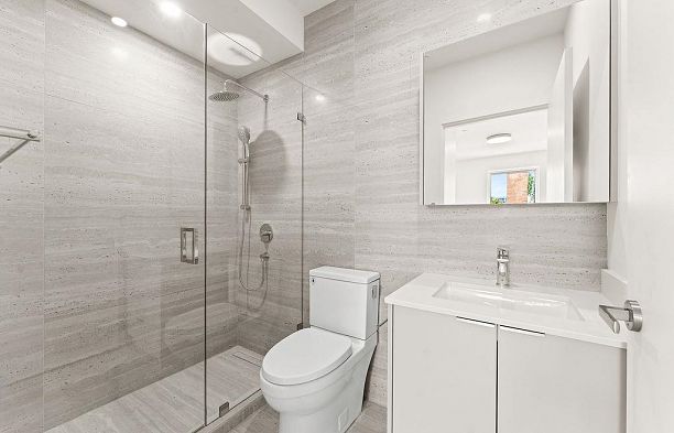 4522 Heather Street Cambie