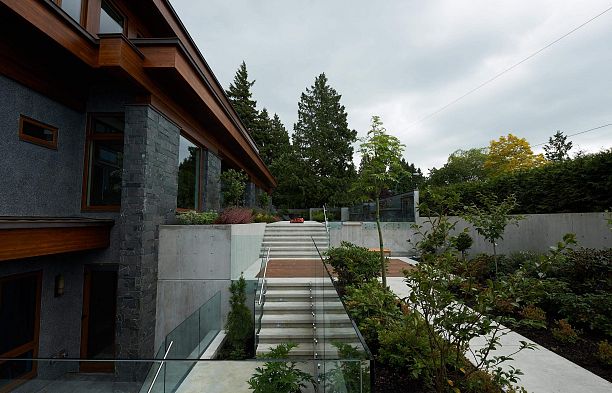 6889 Balsam Street S.W. Marine