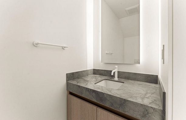 4522 Heather Street Cambie