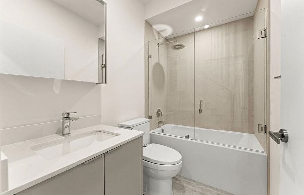 4522 Heather Street Cambie