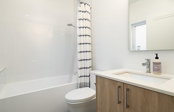 2305 W King Edward Avenue Arbutus