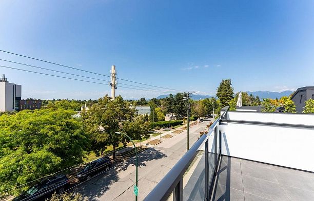 4522 Heather Street Cambie