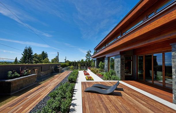 6889 Balsam Street S.W. Marine