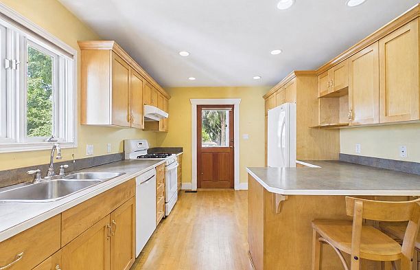 3035 W 5th Avenue Kitsilano