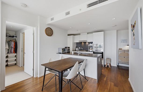 802 8488 Cornish Street S.W. Marine