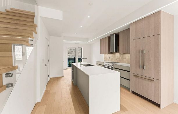 4522 Heather Street Cambie