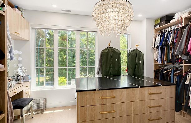 2305 W King Edward Avenue Arbutus