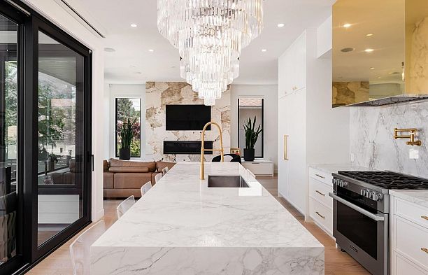 2305 W King Edward Avenue Arbutus