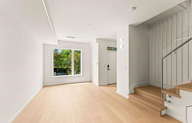 4522 Heather Street Cambie