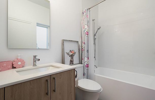 2305 W King Edward Avenue Arbutus
