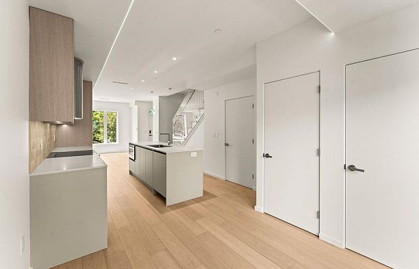 4522 Heather Street Cambie