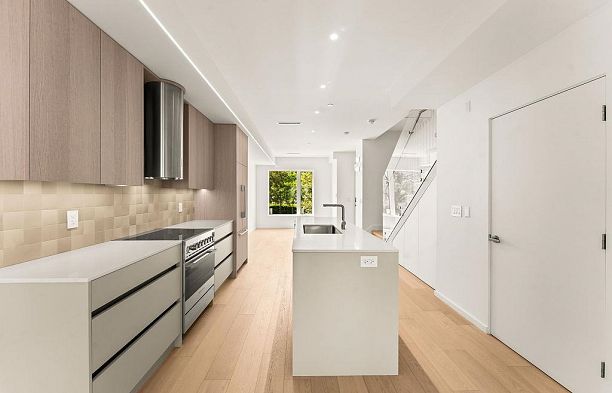 4522 Heather Street Cambie