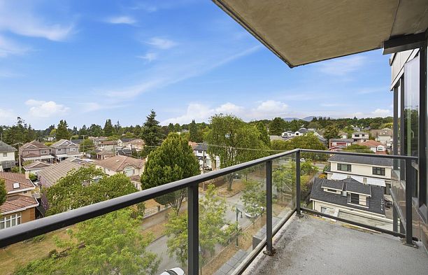 802 8488 Cornish Street S.W. Marine