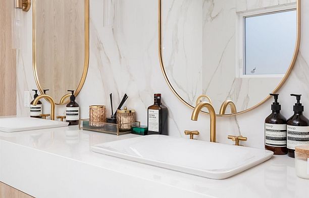 2305 W King Edward Avenue Arbutus