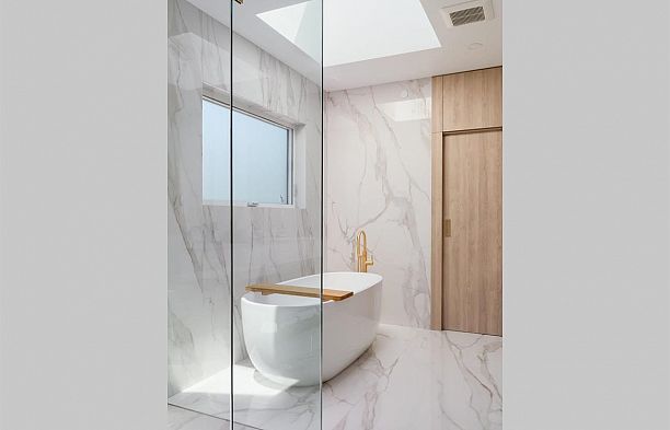 2305 W King Edward Avenue Arbutus