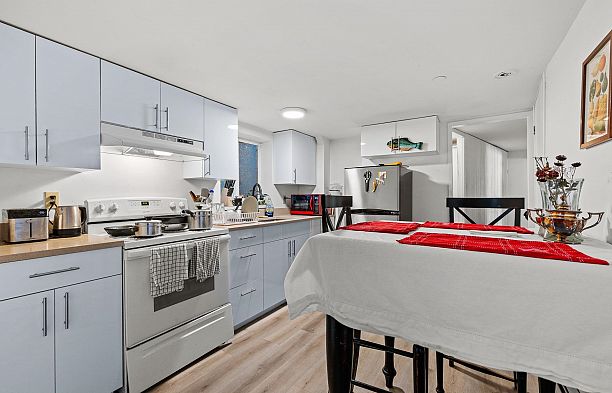 3279 W 11th Avenue Kitsilano