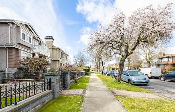 172 W 46th Avenue Oakridge VW