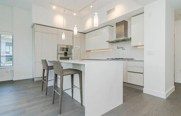 602 477 W 59th Avenue South Cambie