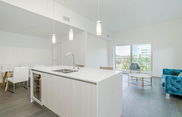 602 477 W 59th Avenue South Cambie