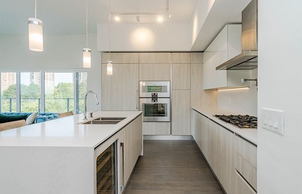 602 477 W 59th Avenue South Cambie